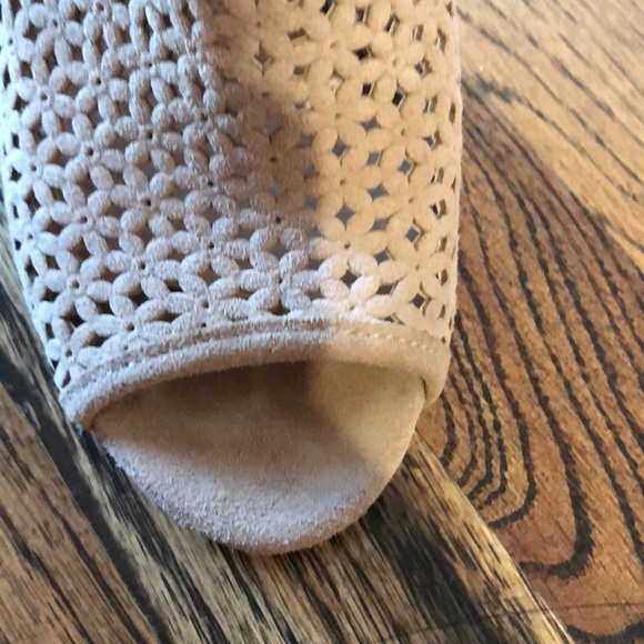 Taupe suede Nine West ankle boots - Picture 6 of 10